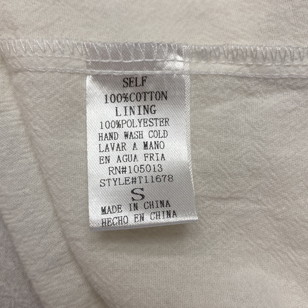 Savanna Jane Embroidered Top Small NWT - Picture 9 of 9